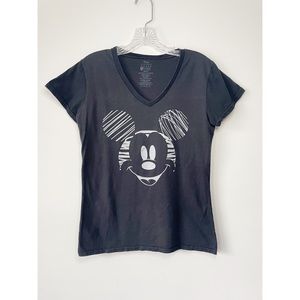 💠Disney Mickey Mouse v-neck tee